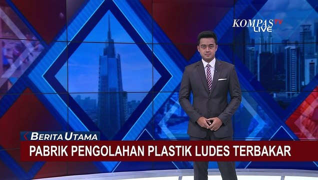 Detik-Detik Pabrik Pengolahan Plastik Terbakar, Sekitar 80 Persen Bangunan Rusak!