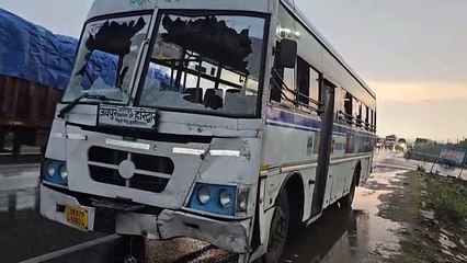 रोडवेज पर पथराव, चालक से मारपीट कर ले गए आरोपी