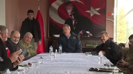 Bakan Akar, Kırıkhan'daki çalışmaları inceledi, şehit aileleri ile bir araya geldi