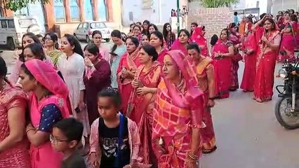 वीडियो में देखिये...ईसर-गणगौर की शोभायात्रा में शामिल हुआ शहर