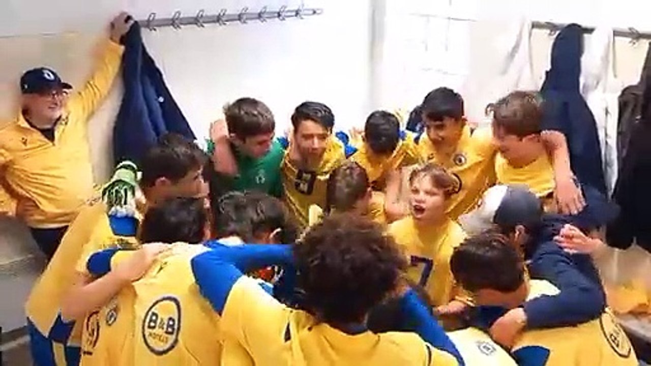 La joie des U15 apres leur victoire en 16ieme de la coupe de Provence