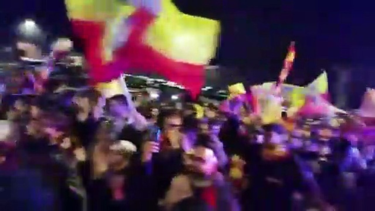 Catanzaro accoglie la squadra dopo la vittoria-promozione: “Serie B! Serie B!”. Tutti allo stadio