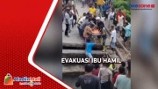 Jembatan Ambruk di NTT, Evakuasi Ibu Hamil Berjalan Dramatis
