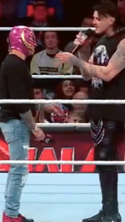 Son challenged Father at WrestleMania #wwe #wweraw #wrestlemania #shorts