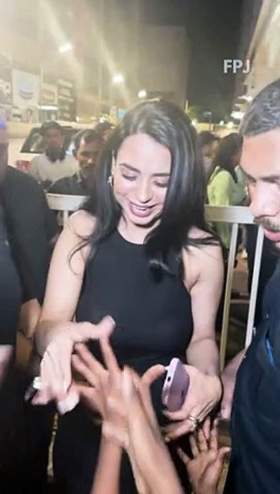 Soundarya Sharma Mobbed By Crowd Post Shiv Thakare's Birthday Bash in Mumbai