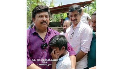 കുഞ്ഞിനെ ചേര്‍ത്തുപിടിച്ച് ഗണേഷ് കുമാര്‍