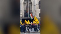 Protester scales Indian High Commission in London to remove tricolour flag