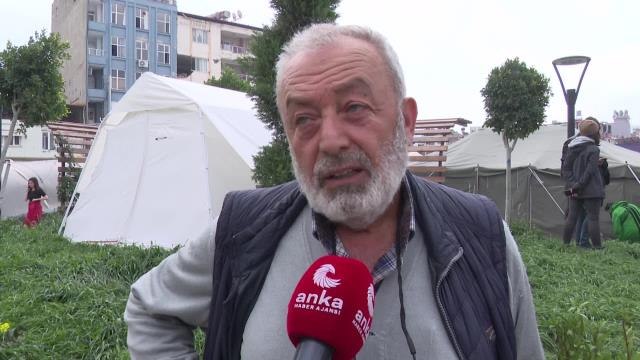Samandağlı Depremzede: Bize Depremde Bile Üvey Evlat Muamelesi Yapıldı. Biz Bunu Nasıl Affedeceğiz? Hakkımızı Nasıl Helal Edeceğiz? Mümkün Değil