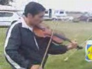 josue violon manouche rassemblement chaumont 2006