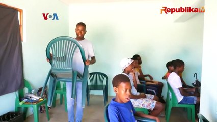 Film Memakai Listrik Tenaga Surya Menginspirasi Kaum Muda Afrika