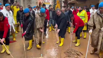 BBP lideri Destici'nin çıplak ayaklı çocuk fotoğrafına tepki yağdı