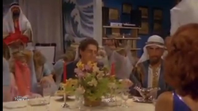 Ricchi, ricchissimi praticamente in mutande - LO SCEICCO - Renato Pozzetto e Edwige Fenech