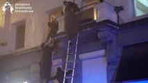 Immeuble en feu à Anderlecht: des voisins évacuent les habitants par une échelle