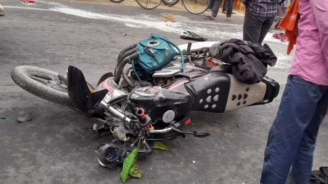 कुशीनगर: अनियंत्रित ट्रैक्टर ट्राली की चपेट में आने से दो महिलाओं की हुई मौत, दो घायल