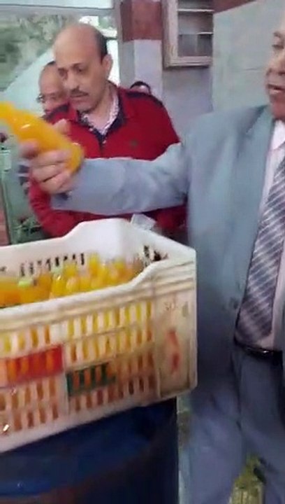 ضبط سلع غذائية غير مطابقة للاشتراطات الصحية بأحد مصانع الغربية