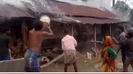 উঃ দিনাজপুর: ভয়াবহ অগ্নিকান্ড,ভস্মিভূত বাড়ির বেশকিছু অংশ