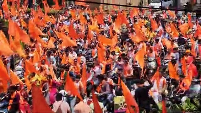 इंदौर में निकली भगवा यात्रा mr10 से शुरू हुई यात्रा में 1100 बाइक और 21 रथ से निकली यात्रा