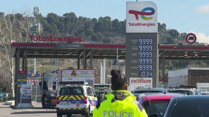Pénurie de carburant: la galère d'automobilistes à Marseille
