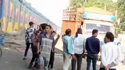 तेजाजी नगर थाना क्षेत्र में चलती इनोवा में लगी आग ड्राइवर सुरक्षित