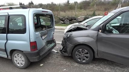 Samsun'da zincirleme kaza: 4 araç birbirine girdi, 2 kişi yaralandı