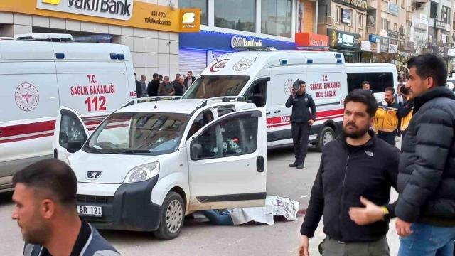 Mardin'de seyir halindeki araca silahlı saldırı: 2 ölü