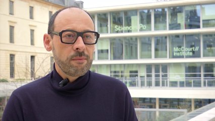 "Emmanuel Macron ne peut pas continuer avec une telle opposition", estime Martial Foucault