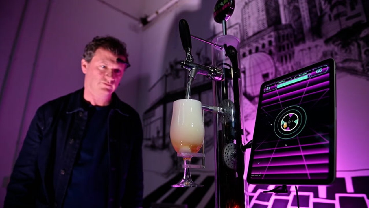 Watch punters try to pour the perfect pint using ‘mind-reading’ beer pump