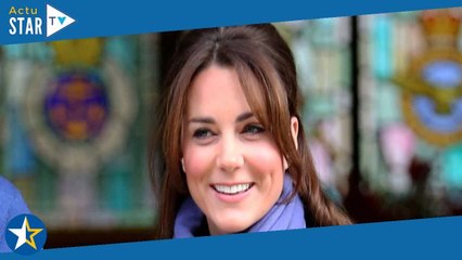 Kate Middleton partage une adorable photo avec ses trois enfants perchés dans un arbre pour la fête