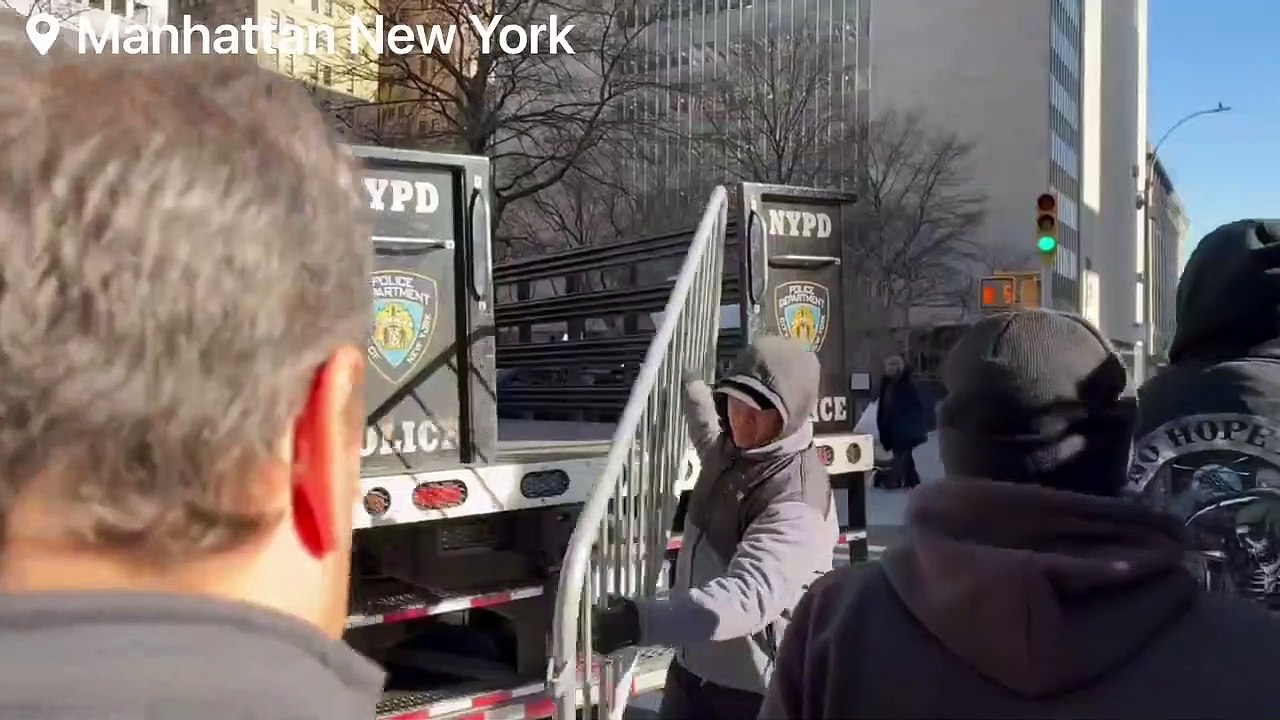 BREAKING: Steel barricades are being unloaded outside Manhattan criminal courthouse