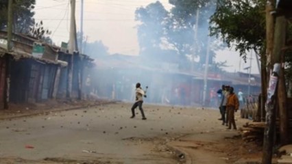 La Policía carga contra manifestantes de la oposición en Kenia