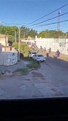 Piedrazos entre los hinchas de Rosario y San Francisco