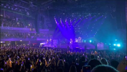 Maneskin a Firenze, fan in delirio