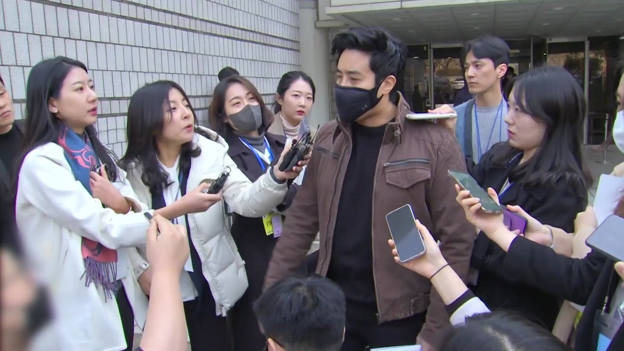 '우크라 참전' 이근 전 대위, 재판 뒤 유튜버 폭행·욕설 / YTN