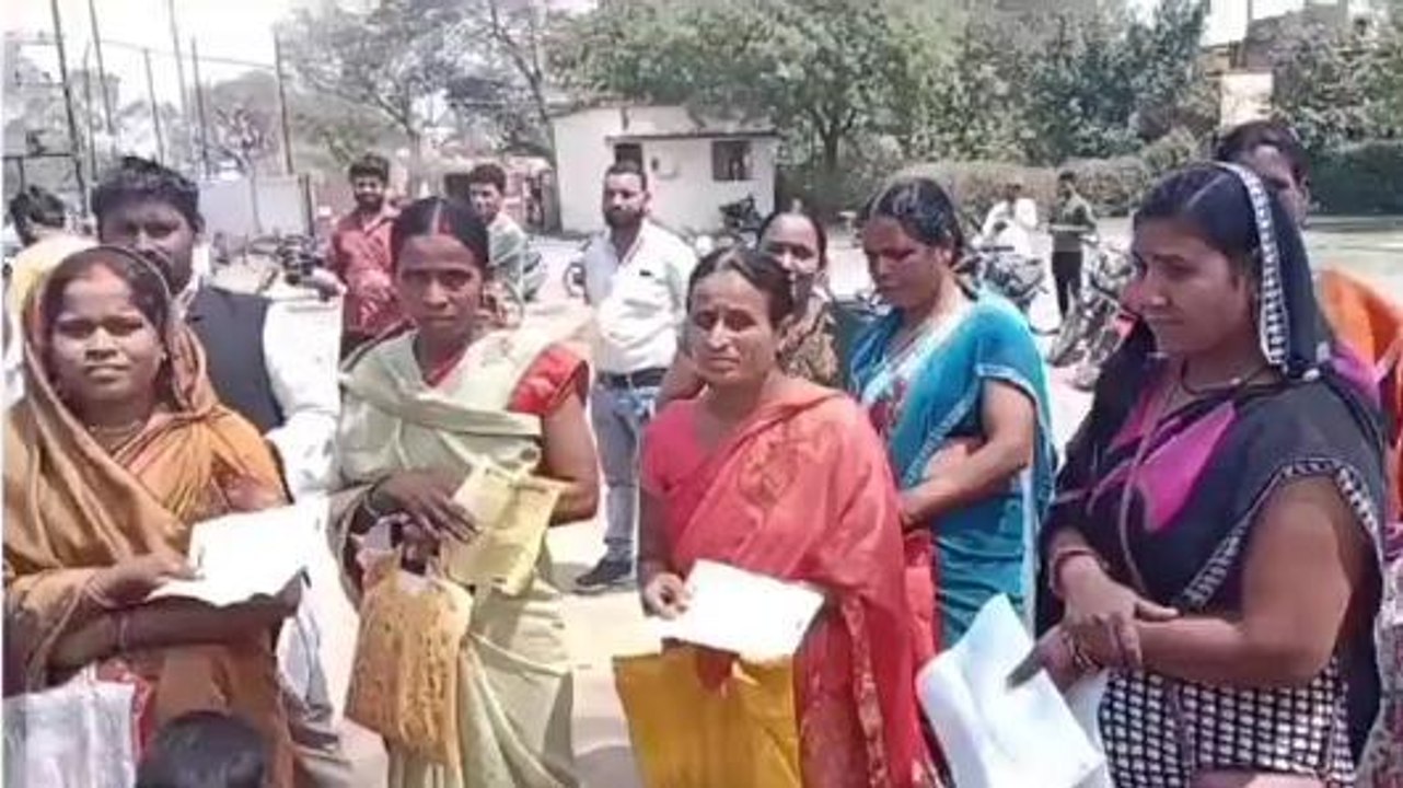 सिंगरौली: बिजली बिल की कुर्की नोटिस जारी होने से लोगों में भारी आक्रोश
