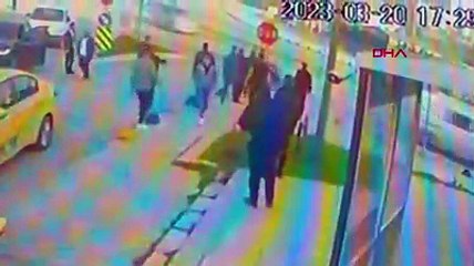 Tehdit edilen taksicinin intikamı fena oldu