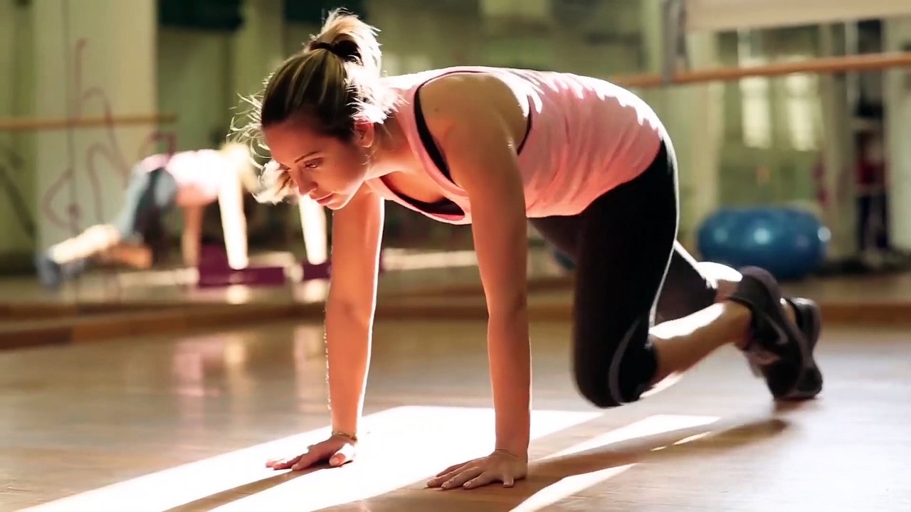 بالفيديو، تمارين لشد البطن مع حنين