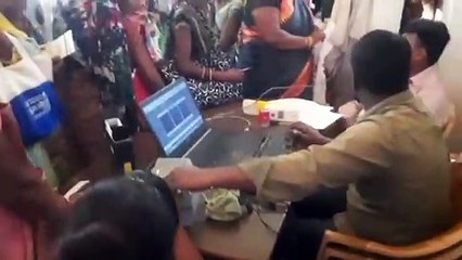 लाड़ली लक्ष्मी योजना के लिए आधार केंद्रों में लगी कतार