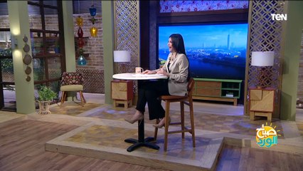 "انتي أمي وأختي وحبيبتي ".. بكاء ياسمين سيف بعد مفاجأة والدها على الهواء