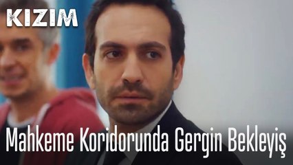 Mahkeme koridorunda gergin bekleyiş