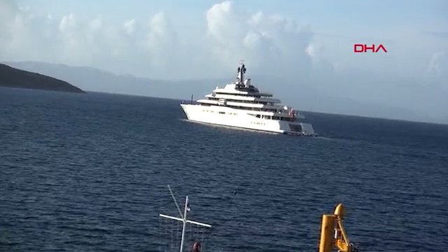 Rus milyarder Abramoviç'in 2 lüks yatı 1 yıldır Muğla açıklarında