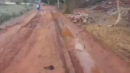 रायसेन: ग्रामीण हुए लामबंद, कहा- सड़क नहीं तो वोट नहीं