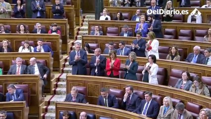 Tamames evita aplaudir el discurso de Abascal