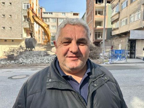 BAHÇELİEVLER'DE YIKIM SIRASINDA HASAR GÖREN APARTMANIN DUVARLARI ONARILDI