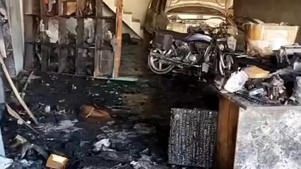 अमरोहा:ऑटो पार्ट्स की दुकान में अचानक लगी आग,बाइक समेत अन्य सामान जलकर हुआ राख