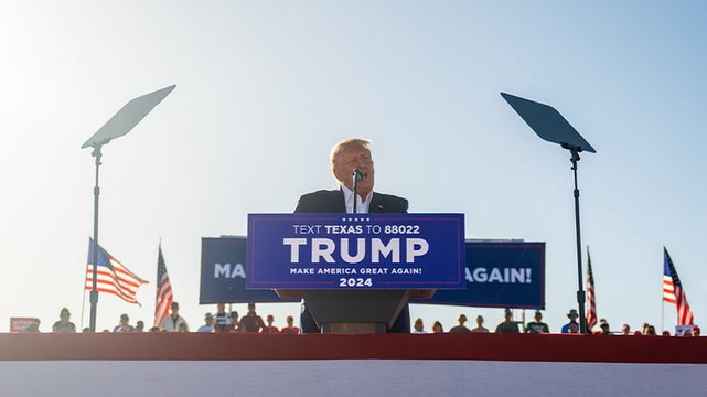 Trump ‘dangerously’ starts rally with song featuring himself and imprisoned January 6 rioters