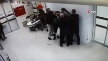 Pendik'te hastanede kendilerini kırmızı alana sokmayan güvenlik görevlisini böyle darp ettiler