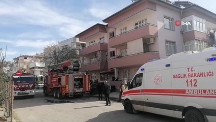 Apartmanda çıkan yangın paniğe neden oldu