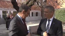 Feijóo visita la embajada de Suecia durante la moción de censura al Gobierno