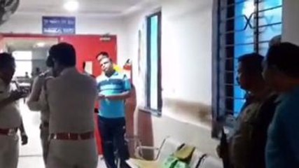 উঃ দিনাজপুর: বাথরুমের সিলিং ভেঙে পালালো বন্দি,উঠছে প্রশ্ন