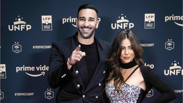 VOICI - Adil Rami de nouveau en couple avec Léna Guillou : le duo officialise son retour de flamme en photo